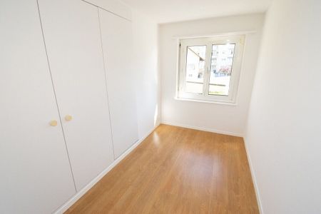 Spacieux appartement de 4.5 pièces au rez-de-chaussée - Photo 4