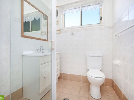 “Fabulous four bedroom townhouse” - Photo 3