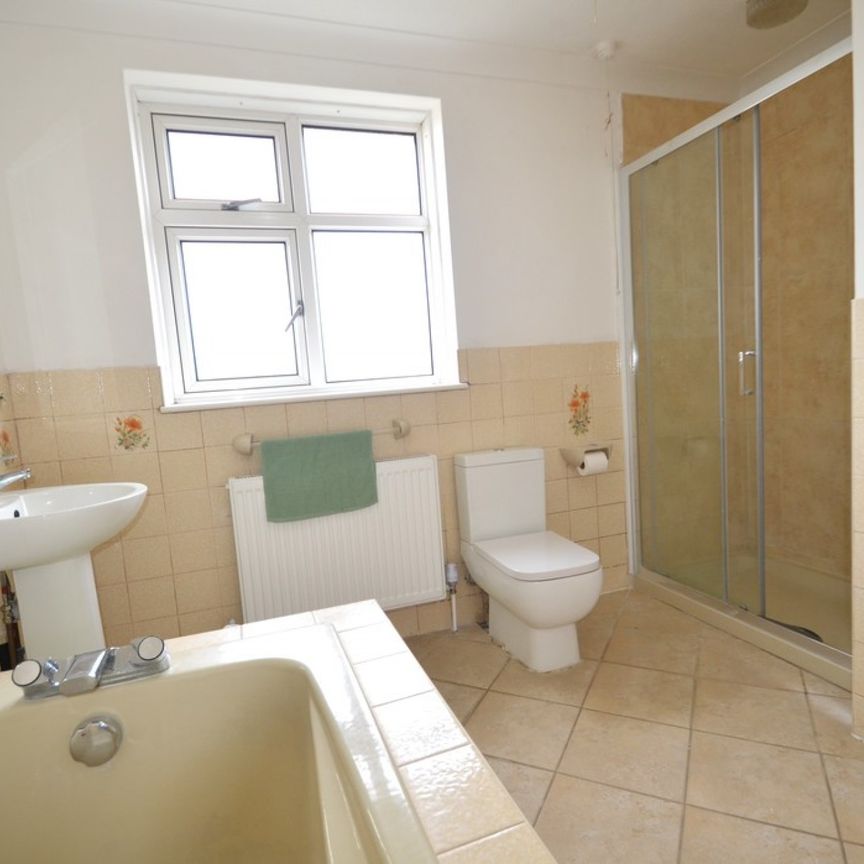 5 bedroom Semi-detached house to rent - Photo 1