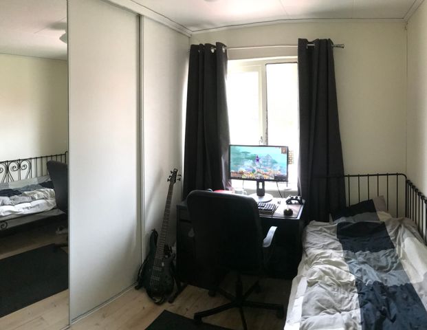 Oxelbärsgränd, Hässelby - Foto 1