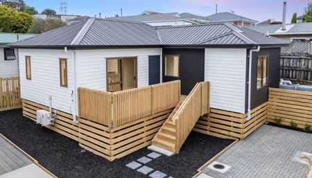 NEAR-NEW 3-BEDROOM HOME | MT ROSKILL - Photo 5