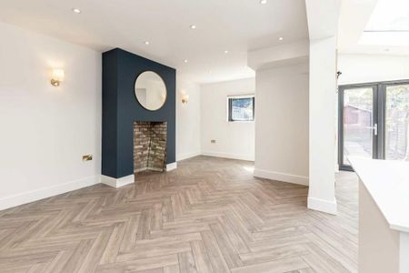 2 bedroom flat to rent - Photo 3