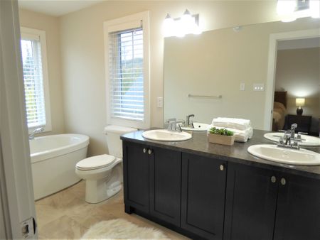 For Lease - 154 Yellow Birch Crescent, Blue Mountains, Ontario - Photo 3