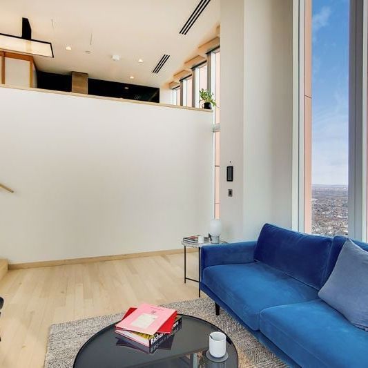 Manhattan Loft Gardens, 20 International Way, London - Photo 1