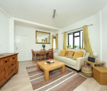 2 Bed Flat, Victoria Court, W3 - Photo 1