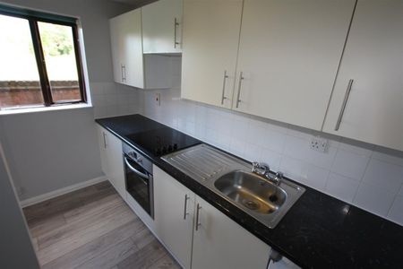 1 Bedroom Flat to Rent in Castle Mews, Wellingborough, Northants, NN8 - Photo 5