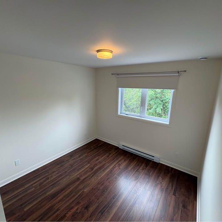 Condo à louer - 4 1/2 avec terrasse privé sur le toit - Photo 1