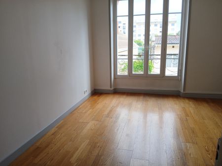 APPARTEMENT Secteur Clémenceau, rue Defrançois,REIMS - Photo 3