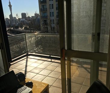 Spacious Apartment, Beautiful Views! - Photo 2