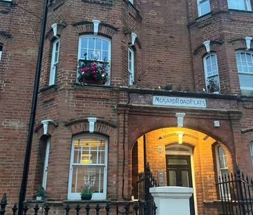 1 Bed Flat, Musard Road, W6 - Photo 2