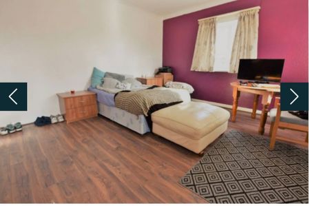 6 Bed - Haddon Hall, Bankfield Road, Burley, Leeds - LS4 2JT - Student - Photo 5