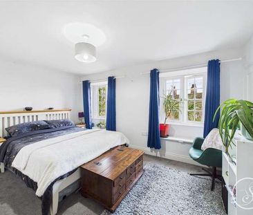 The Square, Harewood, Leeds, LS17 - Photo 6