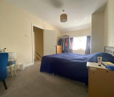 3 bedroom end of terrace house to rent - Photo 2