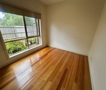 Stunning home in the heart of Dromana! TWO KITCHENS! - Photo 3