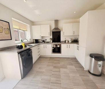 2 bedroom semi-detached house to rent - Photo 3