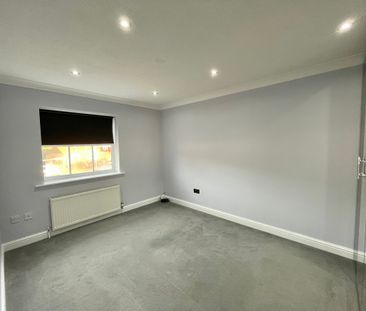 4 bedroom Detached House to let - Photo 1