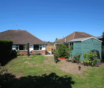 3 bedroom semi-detached bungalow to rent - Photo 5