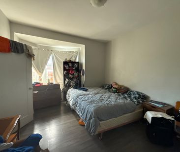 425 Daly - Photo 3