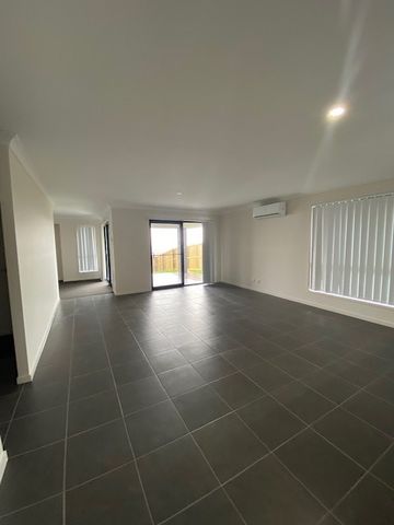 MODERN FAMILY HOME - Photo 2