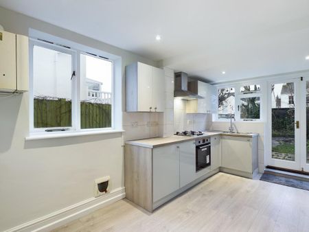 4 bedroom terraced house to rent - Photo 5
