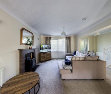 3 bedroom terraced house to rent - Photo 3