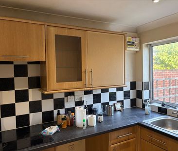 Room in a Shared House, Alexandra Road, SO15 - Photo 1