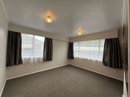 Wainuiomata 3 Bedrooms - Photo 4