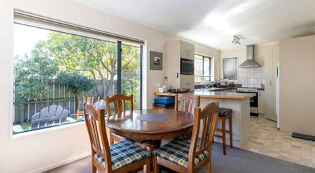 Lock and Leave - Photo 4