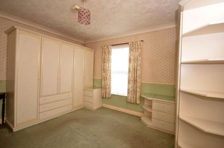 3 bedroom semi-detached house to rent - Photo 3