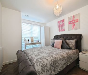 property to rent - Photo 2