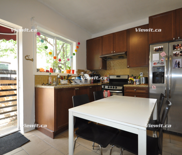 LARGE, bright 4 bedroom flat at Bloor and Bathurst - Photo 3