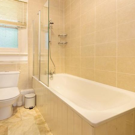 Modern Apartment - Photo 4