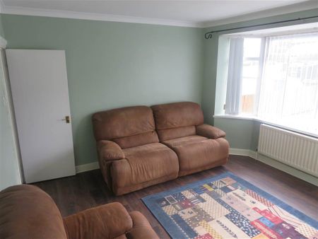11 Sunnymede Park, Dunmurry , BT17 0PU - Photo 2