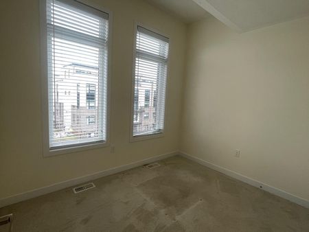 For Lease - 1560 Hilson Heights, Milton, Ontario - Photo 4