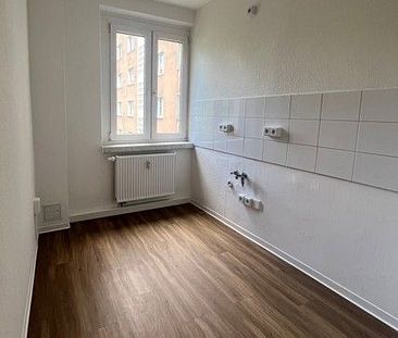 Sonnige 2 Zimmerwohnung mit großem Balkon wird frisch saniert ... - Foto 4