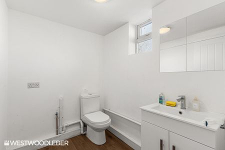 3 bedroom semi-detached house to rent - Photo 4