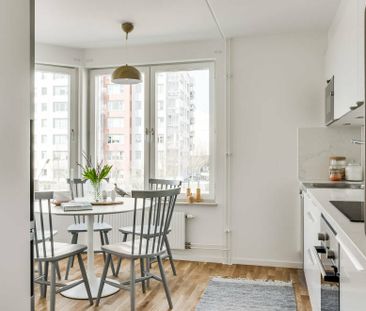 Blommedalsvägen 47 - Photo 1