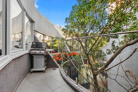 Impeccably Presented Fully Furnished Apartment in the Heart of Neutral Bay - Photo 3