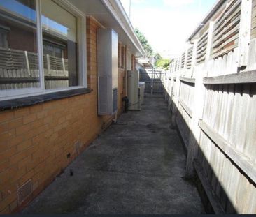 Glen Huntly - Photo 2