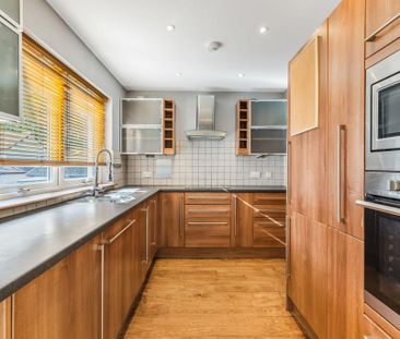 4 bedroom semi-detached house to rent - Photo 1