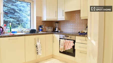 Huge room in shared apartment in Deans Grange, Dublin - Photo 5