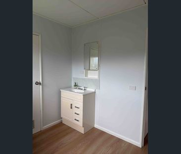 Cute & Cozy Home, 3 Shield Street, Zeehan - Photo 4