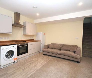 Cambria Bridge Road, Swindon, Wiltshire, SN1 - Photo 1