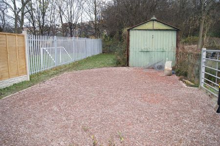 Stoney Bank, Hawking Croft Road, Horbury - Photo 2