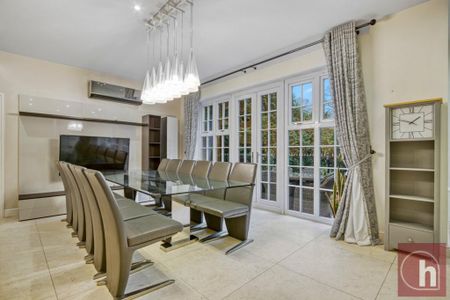 6 bedroom detached house to rent - Photo 2