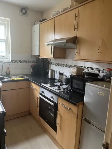 Room in a Shared Flat, Charlton Road, SE3 - Photo 2
