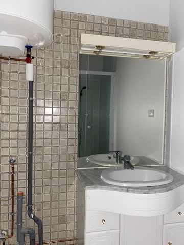 Location Appartement 1 pièce 25m² ANGOULEME 16000 - Photo 4