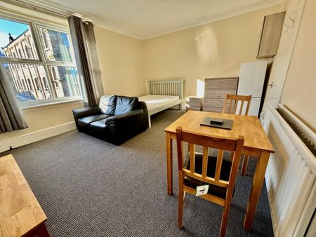 1 bedroom Flat To Let - Photo 4