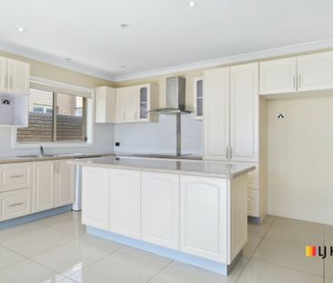 Four bedroom family home - Photo 6