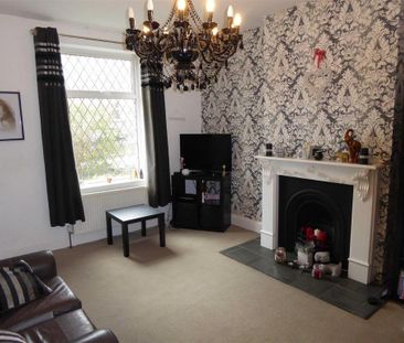 2 bedroom end of terrace house to rent - Photo 1